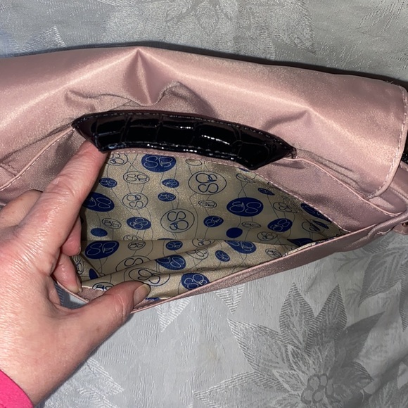 NWT Samantha Brown Rose Gold Crossbody w/RFID Pocket - Picture 10 of 10